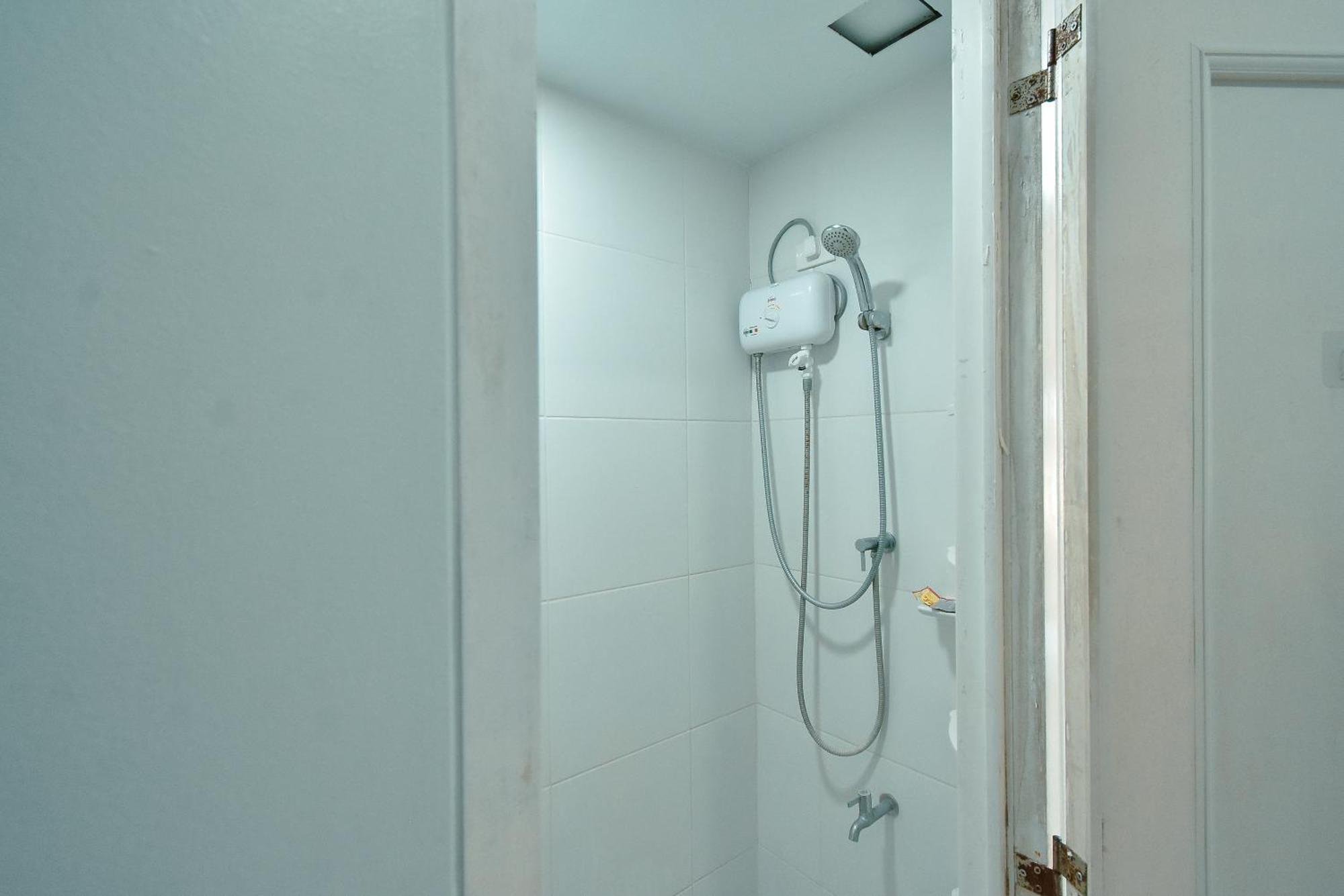 Cozy Unit With Free Pool, Netflix & Wifi In Alabang Crq3 Aparthotel Muntinlupa City Exterior foto